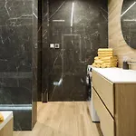 Flexihome Sk - Tolsteho - Free Parking On The Street - 2 Bedrooms Košice