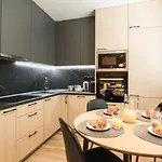 Flexihome Sk - Tolsteho - Free Parking On The Street - 2 Bedrooms Košice