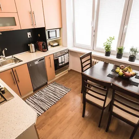 Flexihome Sk - Tolsteho - Free Parking On The Street - 2 Bedrooms *