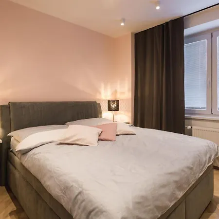 Appartement Flexihome Sk - Tolsteho - Free Parking On The Street - 2 Bedrooms