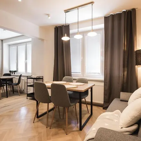 Flexihome Sk - Tolsteho - Free Parking On The Street - 2 Bedrooms Apartament
