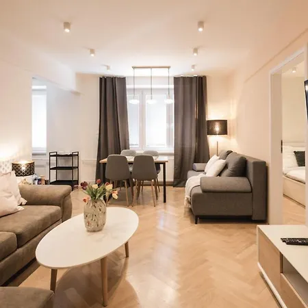 Appartamento Flexihome Sk - Tolsteho - Free Parking On The Street - 2 Bedrooms *