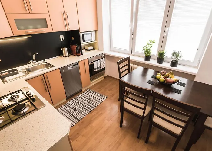 Flexihome Sk - Tolsteho - Free Parking On The Street - 2 Bedrooms *
