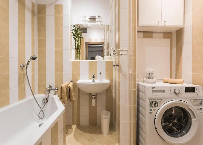 Flexihome Sk - Tolsteho - Free Parking On The Street - 2 Bedrooms Apartmán