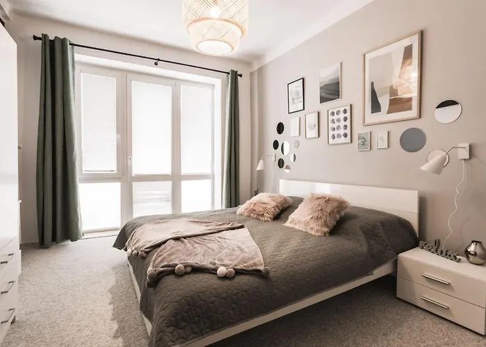 Flexihome Sk - Tolsteho - Free Parking On The Street - 2 Bedrooms