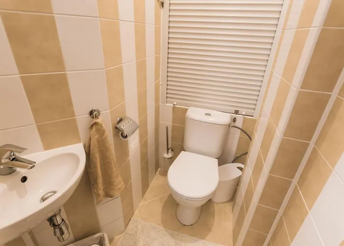 Flexihome Sk - Tolsteho - Free Parking On The Street - 2 Bedrooms *