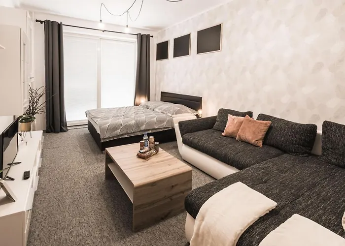 Flexihome Sk - Tolsteho - Free Parking On The Street - 2 Bedrooms Apartmán