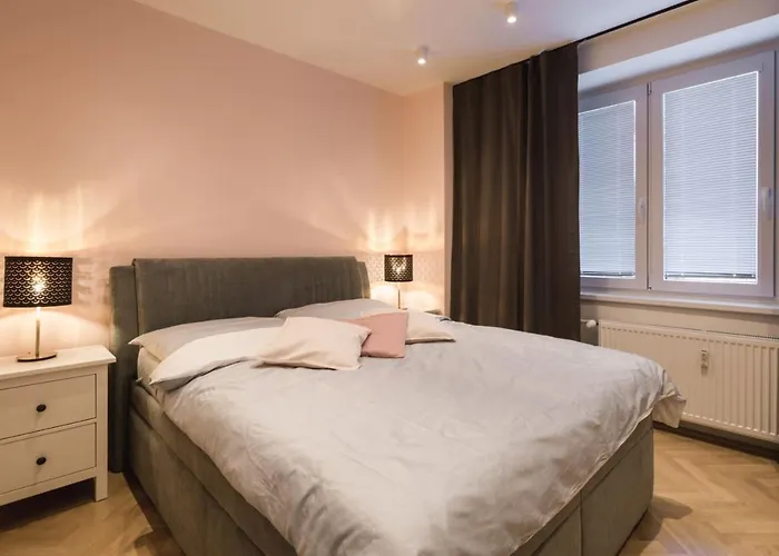 Apartmán Flexihome Sk - Tolsteho - Free Parking On The Street - 2 Bedrooms